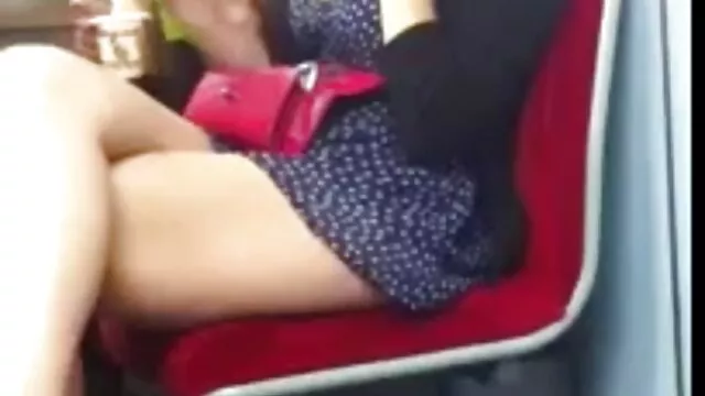 Morena en un gimnasio sexo por dinero español latino perfecto