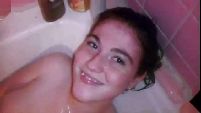 Sueca chatroulette babe digitación ella sexo completo en español misma
